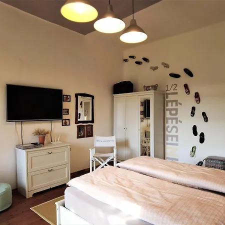 Napkorong Vendeghaz Holiday home Feked